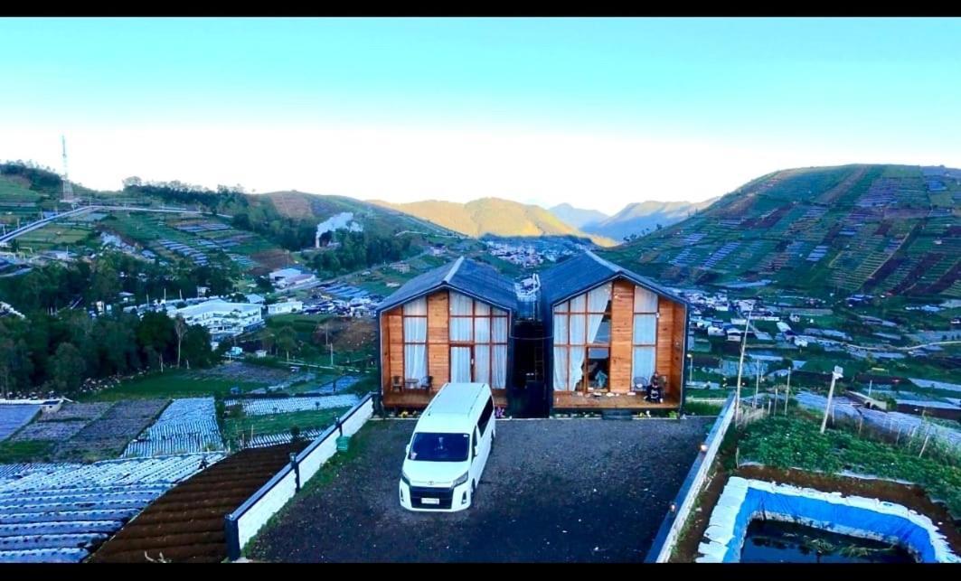 Tower Hill Cabin Dieng Exteriör bild
